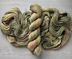 Variegated Hand Dyed Sock Yarn Painted Turtle Green Gold Red Fingering Weight Yarn Super Wash Merino Wool Yarn Indie Dyed Yarn - Etsy