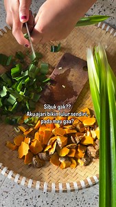 67K views · 3K reactions | Komen “Ajari” nanti aku kirimi cara bikin lulur sendiri. | Wulan Lulur | Facebook