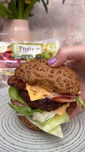 On the menu tonight: Low Fat Bacon & Cheese Beef Burger @sophie_gluten_free has us drooling over these beef burgers using our Burger Rolls ✨ 5% Fat beef ✨ Low fat bacon medallions x2 ✨ Burger sauce ✨ Cheese slices x2 ✨ Lettuce ✨ Salt & pepper Save this post and try them yourself! | BFree | Facebook