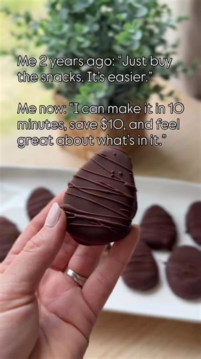 Comment “HOMEMADE” to grab 50 snacks recipes that changed our lives for the better! I used to think homemade meant harder. But once I realized how simple it could be — and how much better my kids felt — I never looked back. ✔️ No dyes ✔️ No seed oils ✔️ No weird ingredients I can’t pronounce Just real food that keeps them full (and keeps me from being asked for snacks every 30 minutes). If you’re ready to ditch the overpriced bars and start making snacks your kids actually love... 💛 Comment “HO