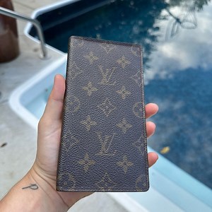 Louis Vuitton 🤎Brown LV Monogram Wallet