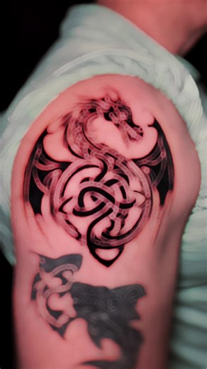 Dragon medieval estilo tribal! #tattoo #tattoos #tatuaje #tatuajes #piojotattoo #inked #tribal #dragon #medieval #blacktattoo #oldschooltattoo