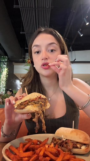 Probando Delicias en un Restaurante Nuevo en Panamá