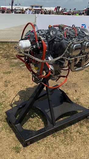 Can anyone identify this engine??? And who can explain why civil aviation technology moves so slowly??? #lycoming #lycomingengines #boxerengine #flat6 #flatsix #vwengine #porsche #cessna #beachcraft #aviation #cessna172 #cessna150 #airshow #aircooled #turbocharger | Internal Combustion