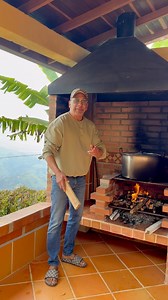 99K views · 3.2K reactions | ✨ ¡Feliz Navidad a todos!  En esta época tan especial, quiero agradecerles de todo corazón por su apoyo y por hacer que cada paso en este camino musical sea posible. Que la paz, el amor y la música sigan llenando sus hogares. #FelizNavidad | Alberto Barros - Tributo a la Salsa Colombiana | Facebook