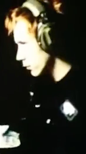 12/05/77 - the sex pistols announce god save the queen as their first single
