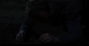 Pelicula el Ritual. Moder (Jotun, Hijo Bastardo de Loki) Moder es una criatura escandinava que vive en los bosques de Suecia, se sabe por su culto que fue una hija bastarda de Loki que fue mandada a vivir ahí por siempre y que es de la raza de los gigantes llamados Jotun. Va acechando a sus presas por un tiempo, hasta que se decide a atacarlos, los atrapa corriendo, tras ello, los destripa y los deja colgados de las ramas de árboles, además de humanos, igual caza otros animales como venados. Tie