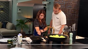 146K views · 257 reactions | Josephine houdt aan haar date in ieder geval een souvenir over   Vanavond om 19:00 uur bij SBS6! | Lang Leve de Liefde NL | Facebook