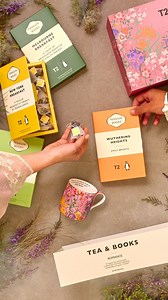 Take a peek inside the T2 x @‌penguinbooksaus Romance Gift Pack and be immersed in scenes of first dates and unknown fates. We’re swooning already. 💕#T2Tea #PenguinBooksAustralia #T2xPenguinBooks #ImmerseInTastesandTales | T2 Tea
