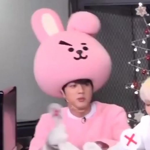 79 reactions | Jinnie look so cute with cookie costume ❤️ #JIN #SEOKJIN #BTSJIN #kimseokjin #BTS #방탄소년단 bangtan_baby | BTS International Army OT7 | Facebook