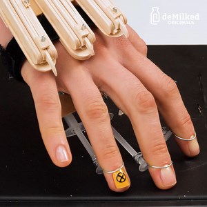 283K views · 270 reactions | Crazy DIY Wolverine Claws From Syringe! | DeMilked | Facebook