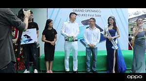 ຂອບໃຈລູກຄ້າທຸກໆຄົນທີ່ໃຫ້ການສະໝັບສະໜູນ ແລະ ໄວ້ວາງໃຈສິນຄ້າຂອງເຮົາ ທີ່ເປີດໂຕ OPPO A92 ມາພຽງ 5 ມື້ເທົ່ານັ້ນກໍ່ໄດ້ມີຜົນ ແລະ ກະແສຕອບຮັບທີ່ດີ ເກີນຄາດ...ແລະ ນີ້ກໍ່ເປັນພາບບັນຍາກາດສ່ວນໜຶ່ງຂອງງານເປີດຂາຍມື້ແລກທີ່ຜ່ານມາ ເຫັນວ່າທຸກຄົນມີຄວາມຕື່ນເຕັ້ນ, ຕັ້ງຕາລໍຄອຍ ທີ່ຈະໄດ້ສຳຜັດກັບສິນຄ້າ ແລະ ສຸດທ້າຍກໍ່ໄດ້ຮັບສິ່ງນັ້ນ ດີເກີນຄາດ ສົມການລໍຄອຍສຸດໆ #OPPOA92 #ສະຫວ່າງໂດດເດັ່ນທຸກເວລາ #OPPOLAOS | OPPO