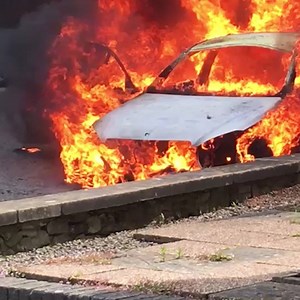 The dramatic scene as a car was engulfed by flames in less than 30 seconds in Cardiff city centre today. | WalesOnline