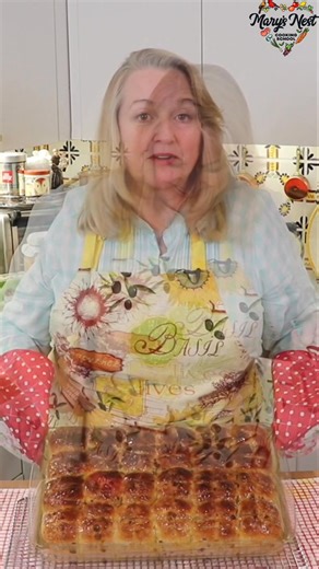 Learn how to make perfect homemade hot cross buns with our easy icing techniques! We'll guide you through preparing the piping, alternative cross methods, and icing options. Discover the joy of baking delicious, beautifully decorated buns. Perfect for homemade! #MarysNest #HotCrossBuns #BakingTutorial #HomemadeBaking #IcingTechniques #EasterBaking #BreadMaking #BakingTips #DessertRecipe #Foodie #BakingFromScratch | Mary's Nest
