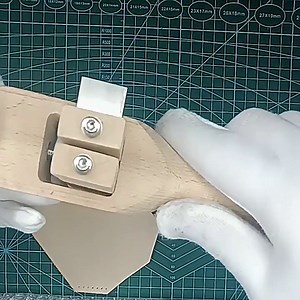 Leather Cutting Tools,Adjustable Wooden Strip and Strap Belt Cutter + 5PCS Blades