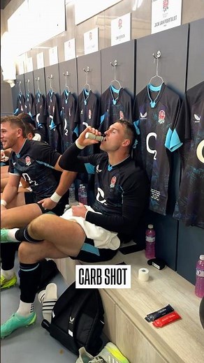 What happens in the changing rooms at half time? 👀🏉