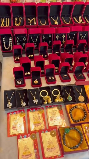 ATM Sorting BATCH 75 🙏🙏 Will send invoices and ship today and tomorrow. FENG SHUI are not included here yet. 🙏THANK YOU FOR YOUR CONTINUED TRUST and SUPPORT 🙏💕 #Batch75 #18karatsaudigold #21KSaudiGold #JapanGold #Piyao #FengShui #LuckyCharms #24kgold #thankyou | Camrose Luxe Shoppe