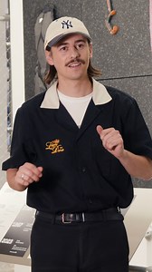 💬 “C’est ça qui est beau dans le design du sport : ça raconte une histoire” Dimitri Mazin dirige des projets liés au sport au sein de l’agence de design Dragon Rouge et vous raconte, à travers ses coups de cœur dans l'exposition Match au Musée du Luxembourg, ce qui lie design et le sport dans les esprits ! 👟🏀🥊 #ExpoMatch – Design & sport, une histoire tournée vers le futur Une série de 6 rencontres inédites à découvrir chaque semaine, pour savourer l’alliance du sport et du design de leur po