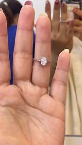 “A Carat Solitaire Oval Diamond” 💍 D color with no bow-tie* งานสั่งทำของพี่นุ้ยค่ะ 🥰 ดีไซน์เรียบๆง่ายๆเน้นใส่จริงในทุกๆวัน (Bow-tie effect ในเพชรแฟนซีเชพ คือ เงาดำในวินโดว์ของเหลี่ยมเพชร ซึ่งส่วนมากจะพบในเพชรทรง oval, marquis, heart, pear ค่ะ *เพชรที่ onegems คัดมา จะไม่มี bow tie ค่ะ! 😍) 💎 1.01 carat GIA D VS2 EX-EX NONFLU ราคา 1แสนปลายค่ะ ราคา ณ วันที่โพสต์ 09/01/2025 💖💖💖💖💖💖💖💖💖💖💖💖💖💖 💎 เพชรน้ำ 100 พร้อมเซอร์ GIA 🧡 สินค้ามีใบรับกัน พร้อมบริการหลังการขาย 💛 รายละเอียดเพิ่มเติม