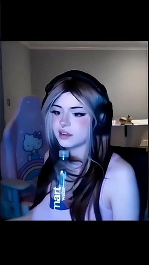 Hannahowo shows you her party trick (sexy)