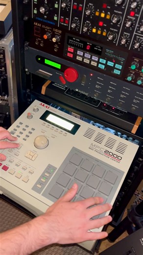 It never gets boring with an old Akai MPC. No matter how basic its functions maybe but you’re always treating sounds different than in any daw. #akaimpc #mpc2000 #mpc2000xl #mpc3000 | ITALO BRUTALO