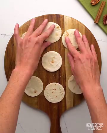 🌮 Fall's favorite flavor, wrapped in a warm, flaky hug! Experience pure pumpkin bliss in every bite. Taste the season with our pumpkin pie tacos - a sweet twist on a classic! 🎃✨ | Baking Panda