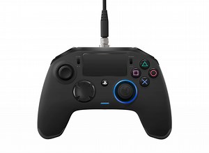 PS4 'Elite'-Controller Razer Raiju und Nacon Revolution im Unboxing-Video vorgestellt