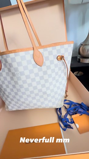 Authentic Louis Vuitton Neverfull Mm. #lyn_luxurycloset2 #louisvitton #neverfull #linalyn | Lina Lyn