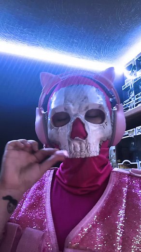 IT GIRL (im not a girl) | #codcosplay #callofdutycosplay #barbie #barbiecosplay #simonghostrileycosplay #mw2cosplay #barbieghost #masktok #ghostcodcosplay