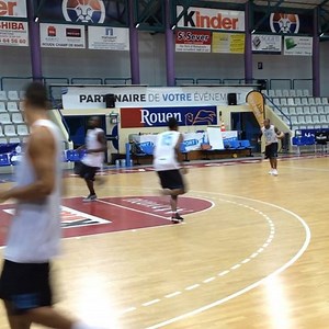 Steeve Ho You Fat au dunk ! #GORMB #Prépa2016 #ProB | Rouen Métropole Basket