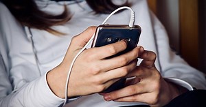 Jungen Menschen mit Depression helfen: Mit Chatbot-App zurück in den Alltag