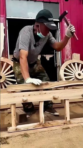 The process of splicing wooden frames