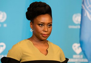 Chimamanda Ngozi Adichie : l’écrivain qui inspire Beyoncé ! - Elle