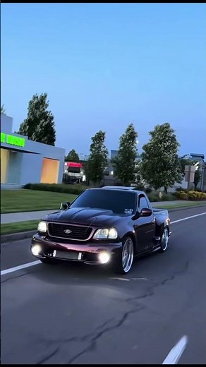 😍Lowered Ford F150🔥#trending #trendingshorts #fordf150 #ford #truck #trucks #loweredtrucks #f150