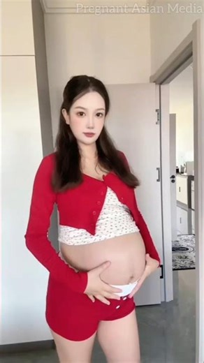 Pregnant Asian Mom 9 Months