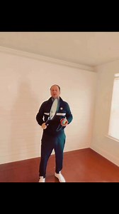 3.8K views · 50 reactions | Stop serving with the waiter/waitress position To have a great serve the mechanics must be correct.Many ways to describe it e#racket head edge in first and then out.Salut position or many other ways to describe the right way to serve.Use a party hat & go out and practice.First time I used it was a while ago when I saw my buddy Ryan doing it!#tennis #tennisserve #tenis #tennishaus #aufschlag #servis #saque #sacar #usta #uspta | Tennis.Haus | Facebook