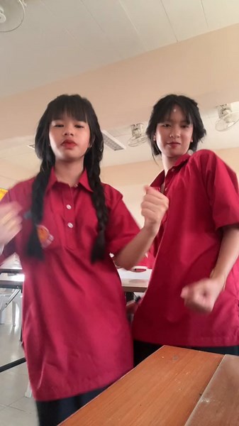 วิดีโอของ หลุบหลิบ😁 (@hlub_hlib.com) พร้อมเพลง เสียงต้นฉบับ - Plume🔥 - Plume🔥 (1.6M)