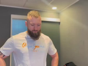 wXw Shotgun Backstage VLOG von wXw 16 Carat Gold 2025 jetzt kostenlos auf YouTube! Das größte Wrestling-Turnier Europas liegt hinter uns – Ein Wochenende für die Geschichtsbücher. Und was für ein Spektakel es war! Drei Tage voller atemberaubender Action, elektrisierender Atmosphäre in der Turbinenhalle, packender Matches und unvergesslicher Momente. Es gab Verlierer, aber auch stolze und strahlende Sieger. Doch was geschah hinter den Kulissen nach diesem intensiven Wochenende in Oberhausen? Scha