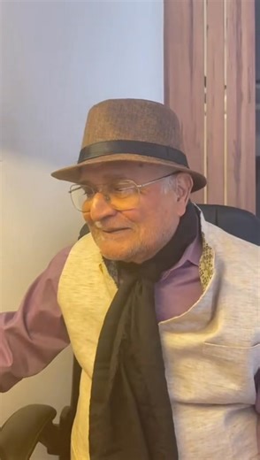 In a deep reflection on human evolution, quantum physicist Amit Goswami explores how our ability to control violence and defensiveness, developed over hundreds of thousands of years, allowed us to advance to a new stage of consciousness. Unlike traditional views of history, Goswami suggests that true human evolution lies in our ability to be altruistic and creative, expressing the ‘architect of good’ in our relationships and achievements. 🌍✨ #HumanEvolution #Consciousness #QuantumPhysics #Altru