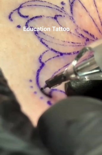 5.8K views · 31 reactions | Outline tattoo proses tahap membuat bunga .. #tattooartist #tattooink #tattoooutline | Daman Kurnia | Facebook