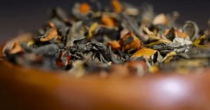 une grande quantité de thé vert : vidéo de stock (100 % libre de droit) 3937671837 | Shutterstock