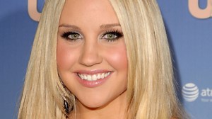 Amanda Bynes: Friends concerned she is relapsing