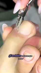 50K views · 512 reactions | CLASES GRATIS DE UÑAS Únete dando clic aquí https://www.formaciondigital.lat/clases-manicura Te dijeron que cortar la cutícula es PELIGROSO? #nails #uñas #nailart #uñastutorial #belleza #manicura #beauty #usa | Uñas de ensueño | Facebook