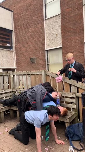 Daily Routine for the lads #goodmorningchallenge #gamergirl