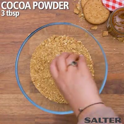 This would be a great Christmas Day dessert! Baileys Salted Caramel Cheesecake! 😍🙌 Get your Cosmos Hand Whisk here 👉 https://bit.ly/SalterCosmosHandWhisk | SalterUK