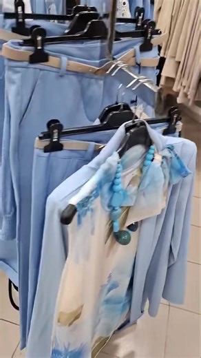 💙Zsóka megint kitett magáért Gödöllőn és csodás tavaszi szetteket rakott össze Nektek💙 | Mona divat
