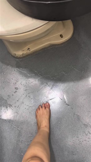Easy Application of Self-Leveling Epoxy Flooring