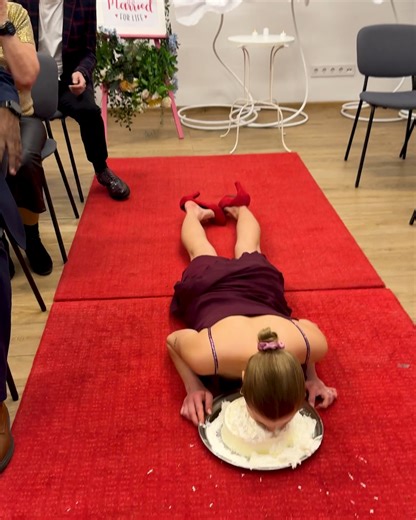 Angry Ex-Girlfriend's Wedding Disruption Attempt | Bored Panda Art