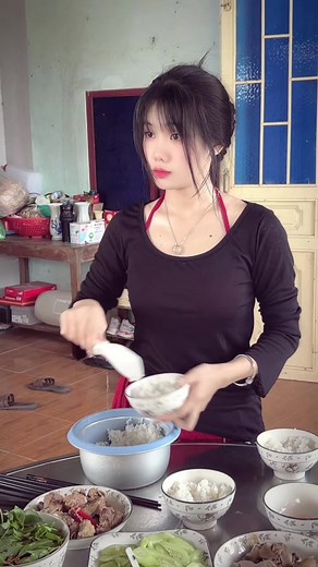 Con bà hai giỏi hem — Dương Ái Vy | clip ngắn