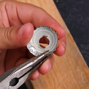 694K views · 1K reactions | Epic DIY idea using metal bottle caps!  | MetDaan Tips | Facebook